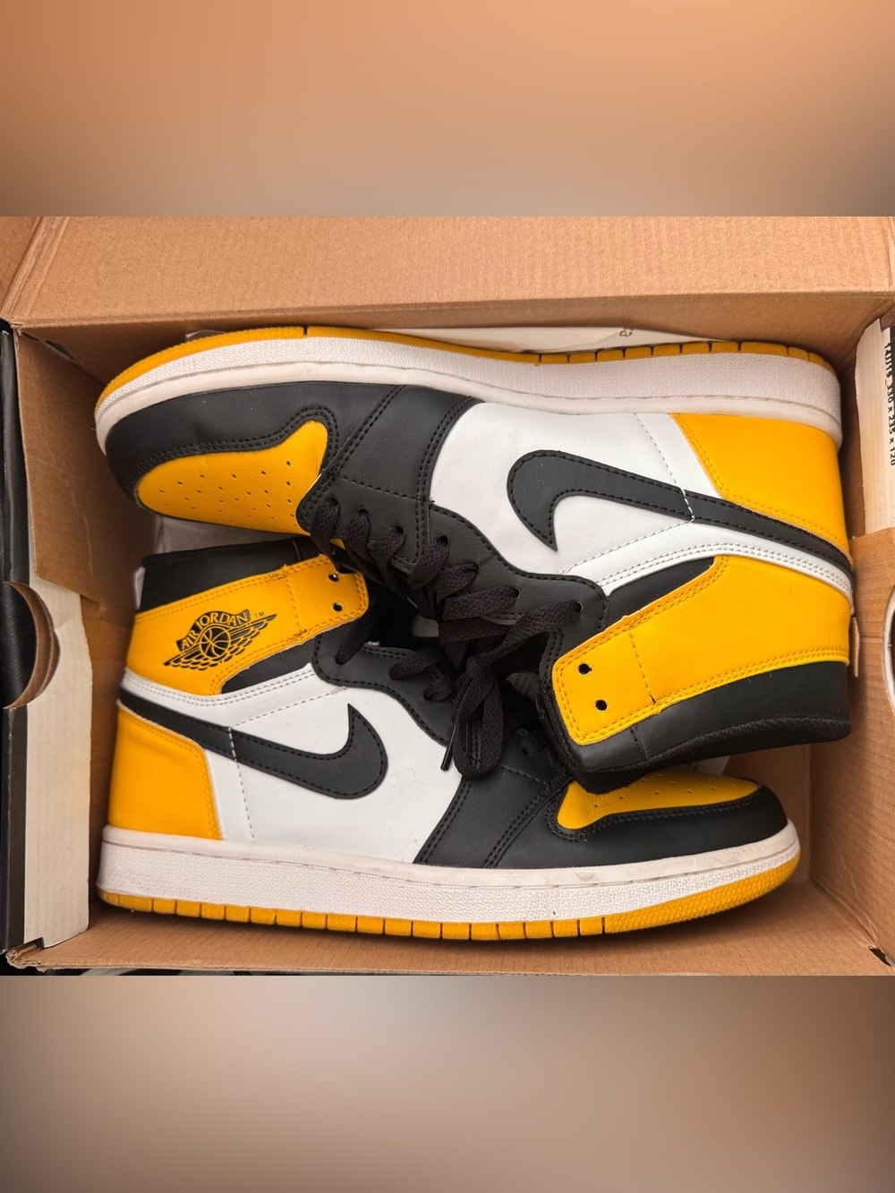Jordan 1 Retro High - Black/White/Yellow Men's Sneakers